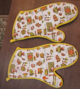 REDBRAND CREDIT UNION OVEN MITTS BANKING VINTAGE KITCHEN COLLECTIBLE ILLINOIS - Picture 1 of 5