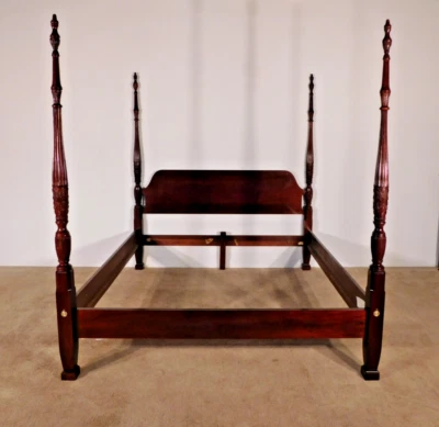 Cama de tabaco de arroz tamaño King Queen de caoba de la colección 18 de Thomasville Foto 1 de 4