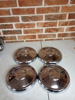 1959-1963 STUDEBAKER, LARK, HAWK, REGAL, CHAMPION dog dish hubcaps, set of  4 - Image 1 of 4