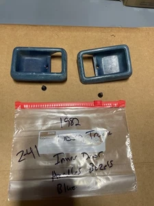 🔥 1982 Nissan 720 Truck Inside Door Handles Bezels set - BLUE - Bild 1 von 6