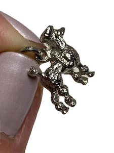 Colgante con dije de plata esterlina vintage caniche perro cachorro perro figura animal 3D - Imagen 1 de 8