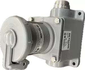 VR6034C3 Killark 60A 3P4W Receptacle 1 Inch Back Box NEW INVENTORY - Picture 1 of 2