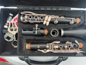 LEBLANC RAPSODIE HOLZ ZWISCHENKLARINETTE MIT DEFEKTEM ETUI - Bild 1 von 10