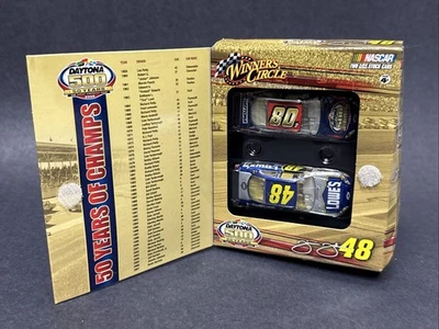 2008 Jimmie Johnson Lowes Daytona 500 1/64 Winner's Circle NASCAR Diecast Set - Image 1 of 4