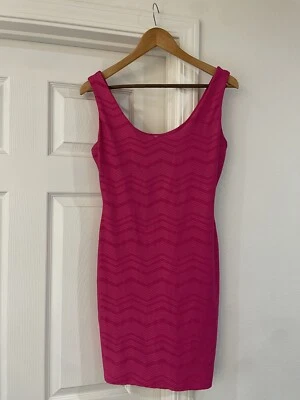 Xhilaration Hot Pink Dress Size M Body Con Stretch Barbie Retro Vibes - Imagem 1 de 4