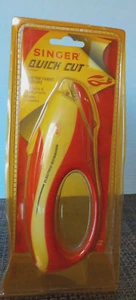 Vintage SINGER Scissors Quick Cut Sealed !! - Picture 1 of 5