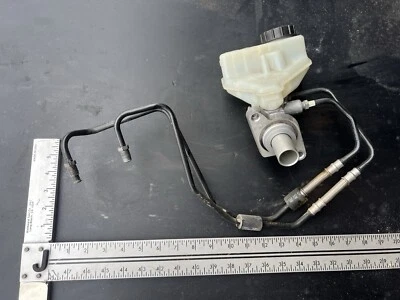 2008-2015 Volvo XC70 S80 Brake Master Cylinder & Reservoir OEM 3.2L I6 #4203E - Imagem 1 de 4
