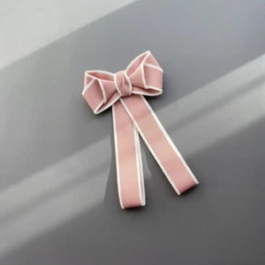 Glamorous Brooch with Striped Design for Fashionable Ladies Handcrafted pin - Picture 1 of 11