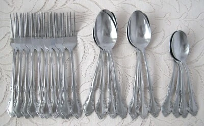 Lote de cubiertos de acero inoxidable ESTIA en cascada Foto 1 de 4