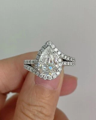 2.5Ct Pear Cut IGI Certified Lab Grown D VS1 Diamond Wedding Ring 18K White Gold - Image 1 of 4