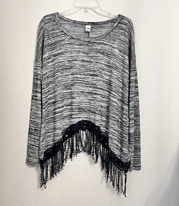 Bongo Plus Knit Top Women 1X Gray Black Long Sleeve Fringe Crochet SharkBite Hem - Picture 1 of 17
