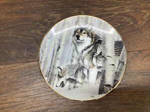 New ListingHamilton Wolf Collector Plates.Broken Silence