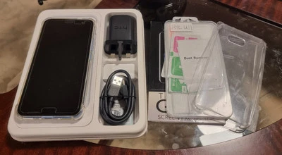 HTC U11 64GB (4GB RAM) mobile phone. Grade A. Blue (Unlocked). Boxed + extras - Image 1 of 4