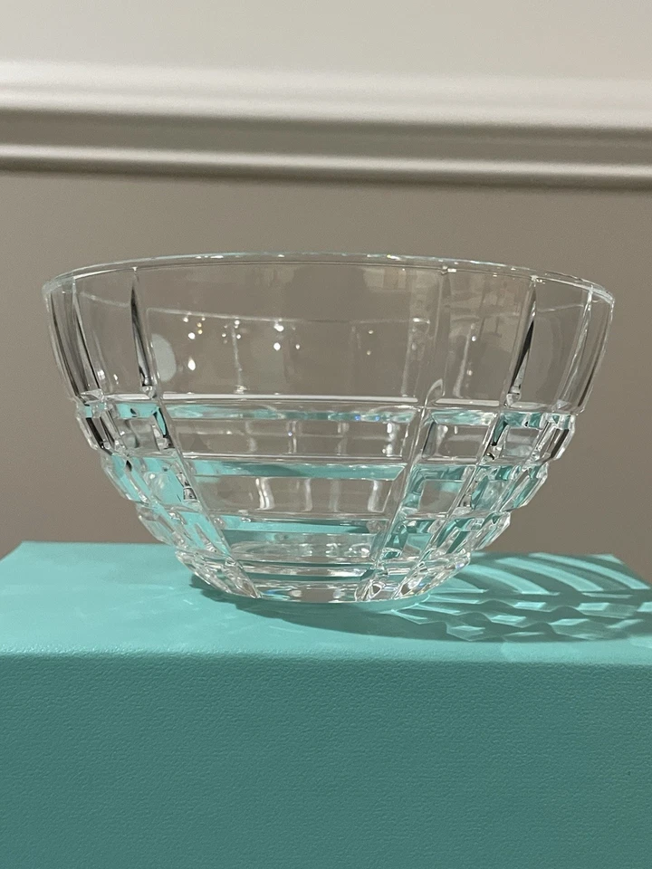 Cristal Tiffany & Co pequeño Cuenco 4.5 Diam 14.5 Cir Grabado Diseño a Cuadros Nuevo En Caja Foto 1 de 4
