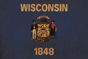 Vintage Wisconsin Flag on Canvas, Wisconsin, Wall Art, Wisconsin Photo, Wiscons - Picture 1 of 6