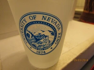 Vintage University of Nevada -RENO- Logo auf mattiertem Standard Schnapsglas - Bild 1 von 3