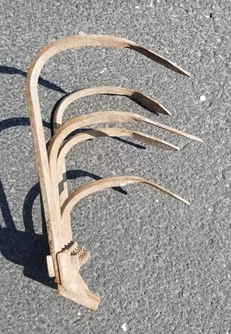 Vintage 5-TINE FARM CULTIVATOR RAKE GARDEN HAND TILLER Heavy Duty - Salvage Cover
