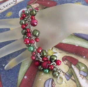 New Green Red Beads Bells HAPPY HOLIDAYS Candy Cane Charm Bracelet - Picture 1 of 4