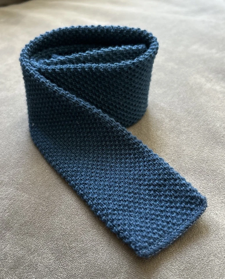 "Corbata de cuello tejida 100 % lana con extremo cuadrado azul azulado liso 2"" X53" de colección" Foto 1 de 4