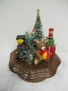 VINTAGE SCHMID WOOD CHRISTMAS MUSIC BOX- 1986- Bottle Brush Tree Parade - Picture 1 of 11