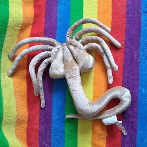 Facehugger plush, Think Geek - Picture 1 of 4
