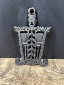 Wilton Trivet Vintage Cast Iron Brooms Grain Tassel Farmhouse Hot Plate Thistle - Picture 1 of 9