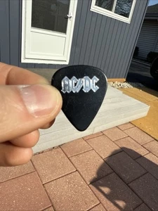 AC/DC 1996 Ballbreaker Promo Guitar Pick Silver Foil / Black - Imagen 1 de 3