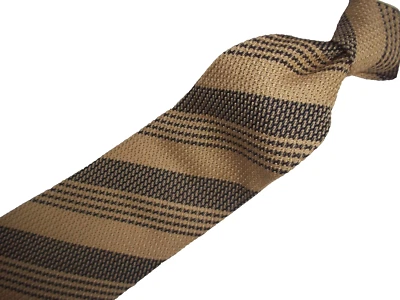 Corbata de seda tejida a rayas beige y negro Chanel Paris L59" x 3,3/4" W Foto 1 de 4