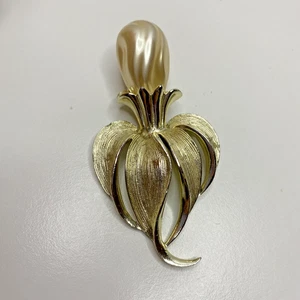 Vintage Signed Sarah Coventry Orchid Faux Pearl Flower Pin Brooch - Picture 1 of 6