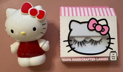 Hello Kitty Maquillaje Sombra de Ojos Rubor Brillo de Labios Crema Tienda Bebé Muñeca Pestañas Falsas Foto 1 de 4