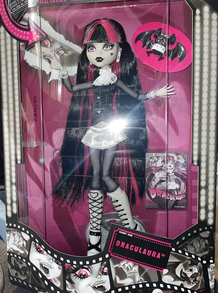 Monster High HKN27 Draculaura Model Reel Drama Mattel Halloween Doll Box Wear