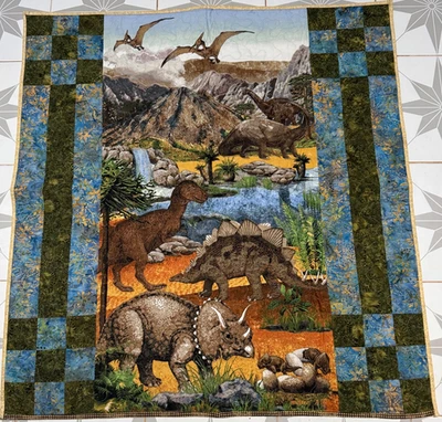 Edredón de dinosaurio hecho a mano para bebé/niño/colcha para regazo/colgante 41 1/2"x 39" Foto 1 de 4