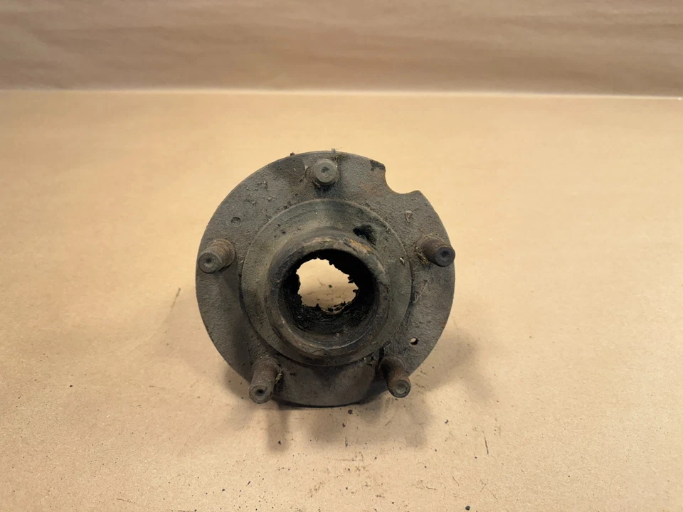 Ступицы колеса Jaguar XK120 XK140 Leys 4-127 - Изображение 1 из 4