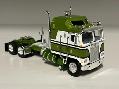 DCP 1/64GREEN & WHITE KENWORTH K100 AERODYNE LONG FRAME - Image 1 of 2