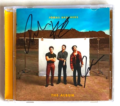 JONAS BROTHERS * THE ALBUM * US 12 TRK CD w/ SIGNED BOOKLET * NEW & SEALED! Foto 1 de 4
