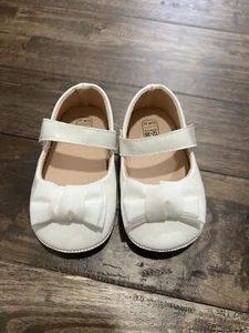 Baby Shoes 12-18 - Picture 1 of 3