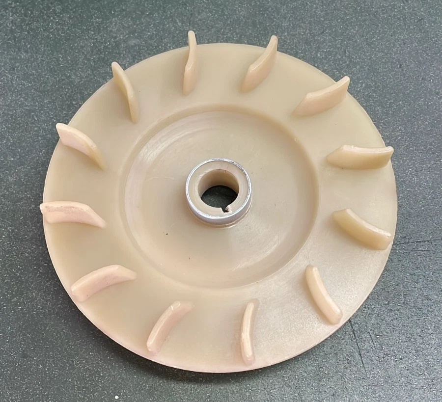 PULEGGIA DINAMO SPECIALE IN POLIAMMIDE FIAT 1300-1500-1800-2100-2300 RIF.13555 Foto 1 de 1