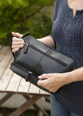 Real Premium Leather Zipped Toiletry Bag Black Washbag Men's Women's Travel Bags - Image 1 of 4