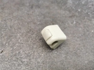 Original MERCEDES-BENZ W123 S123 SUN VISORS Visor Clip Light Creme - Picture 1 of 2