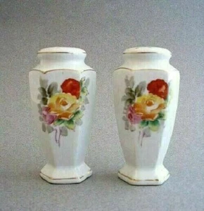 Occupied Japan Tall Hand Painted China Salt & Pepper Shakers - Picture 1 of 2