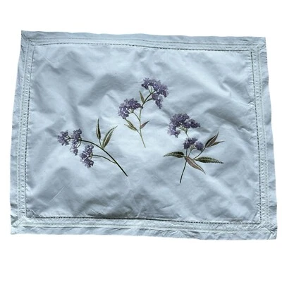 Raymond Waites вышитый фиолетовый цветочный белый подушка Sham King - читать - Изображение 1 из 4