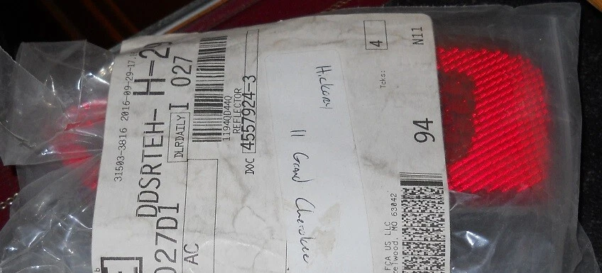 Reflector trasero derecho Jeep Grand Cherokee 2012-22 NOS Foto 1 de 1