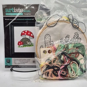 ARTISTE MINI KREUZSTICH IGEL ~ mit Catus Garten Stickerei / angefangen - Bild 1 von 4