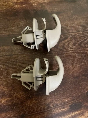 1999-2006 Silverado Suburban GMC Sierra Yukon 2 cabide de gancho traseiro neutro - Imagem 1 de 3