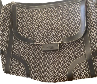 Bolso Bandolera Estilo Mensajero MAXX New York Foto 1 de 4