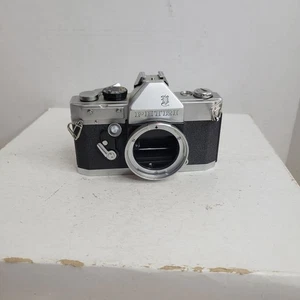 Petri V6 Vintage 35mm SLR Film Camera For Parts - Picture 1 of 6