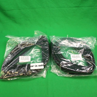TOYOTA Genuine LAND CRUISER 70 FZJ7#/GRJ7 90-07 QUARTER WINDOW RUN Rubber SET - Image 1 of 4