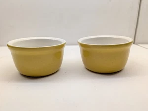 Emile Henry Francia 10.20 Ramekin Juego de 2 | 4" Platos Souffle Natillas Amarillas... - Imagen 1 de 4