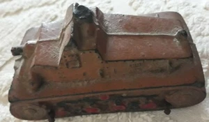 Vintage 1930s auburn rubber toy Marmon-Harrington tank - Picture 1 of 11