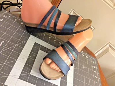 Munro Camila Slide Sandal Cushioned Metallic Blue .Gray Sz 8N - Image 1 of 4